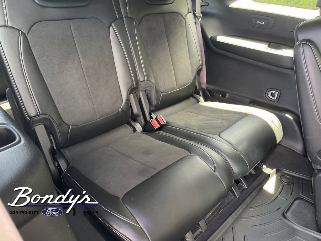 Used 2025 Jeep Grand Cherokee L Altitude AWD/4WD image 17