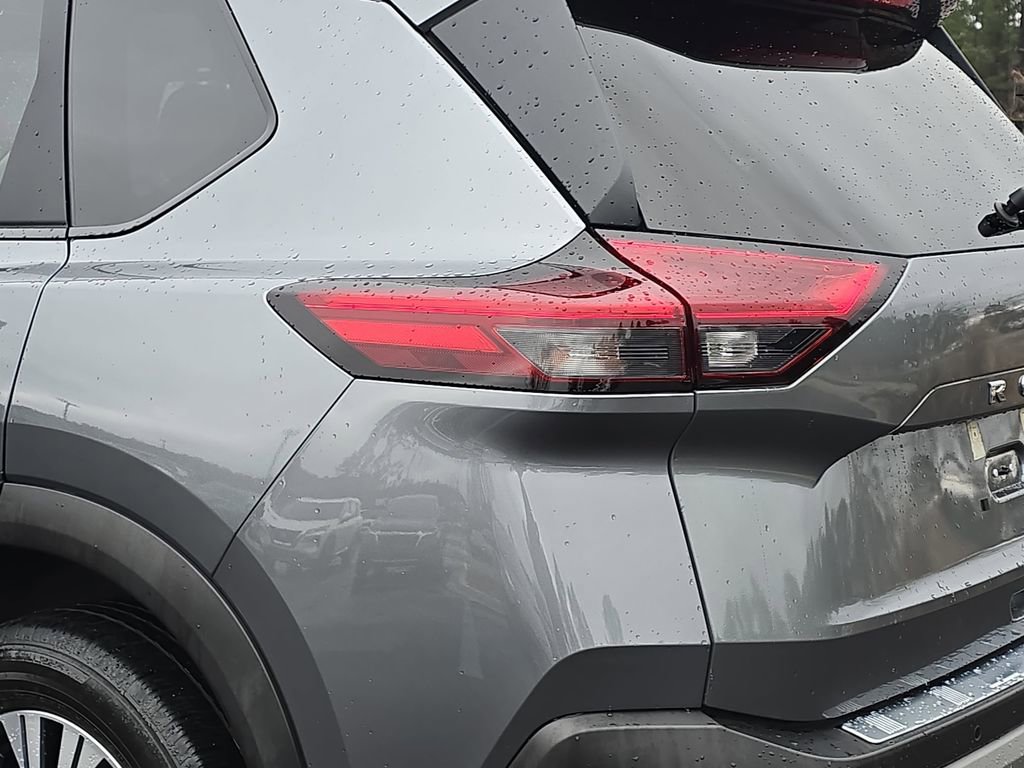 Used 2023 Nissan Rogue SV w/ SV Premium B Package image 37