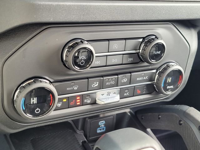 New 2025 Ford Bronco Badlands w/ Sasquatch Package AWD/4WD image 17