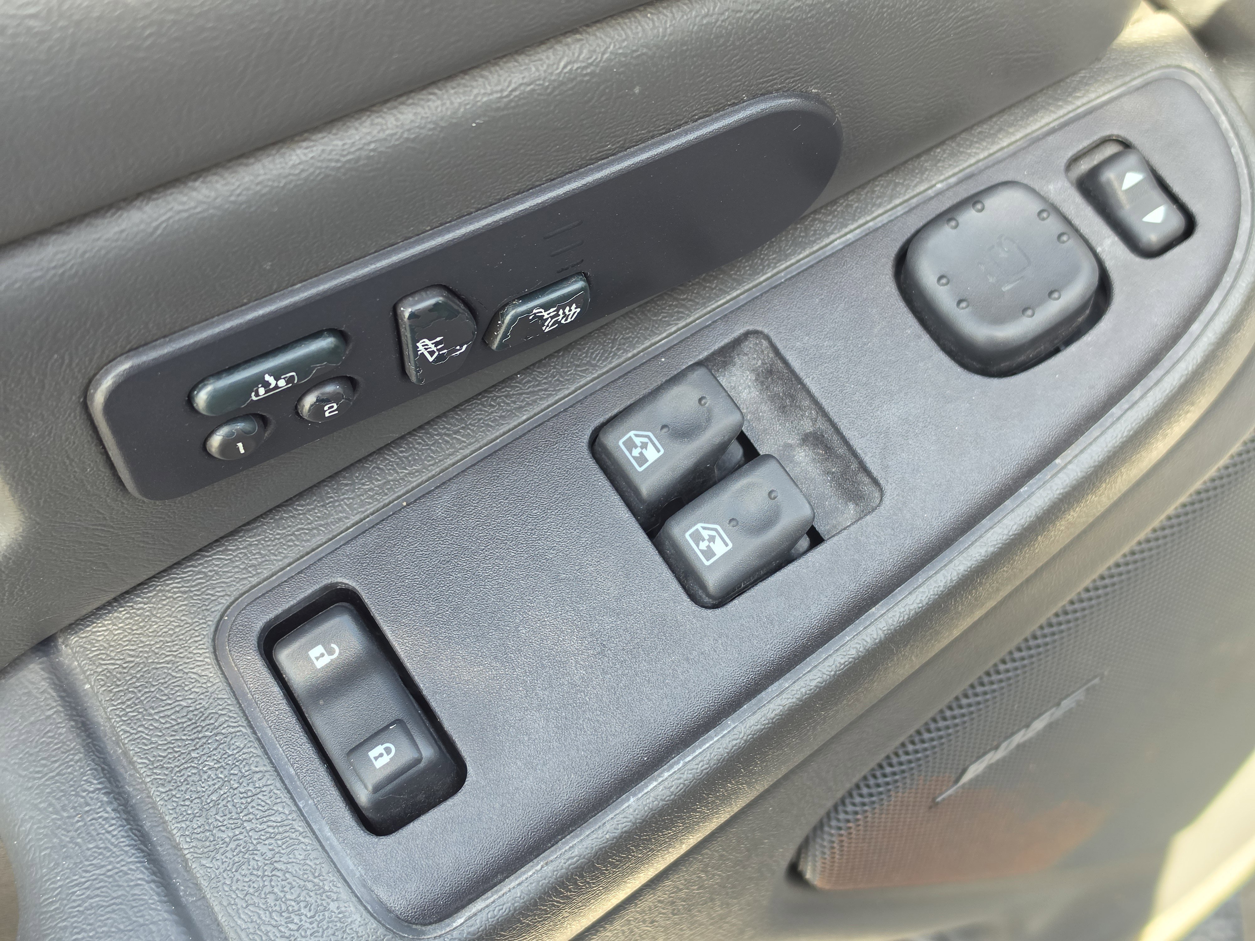 Used 2004 Chevrolet Silverado 1500 SS AWD/4WD image 18