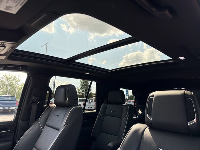 Certified 2024 Cadillac Escalade Sport w/ LPO, ONYX Package AWD/4WD image 22
