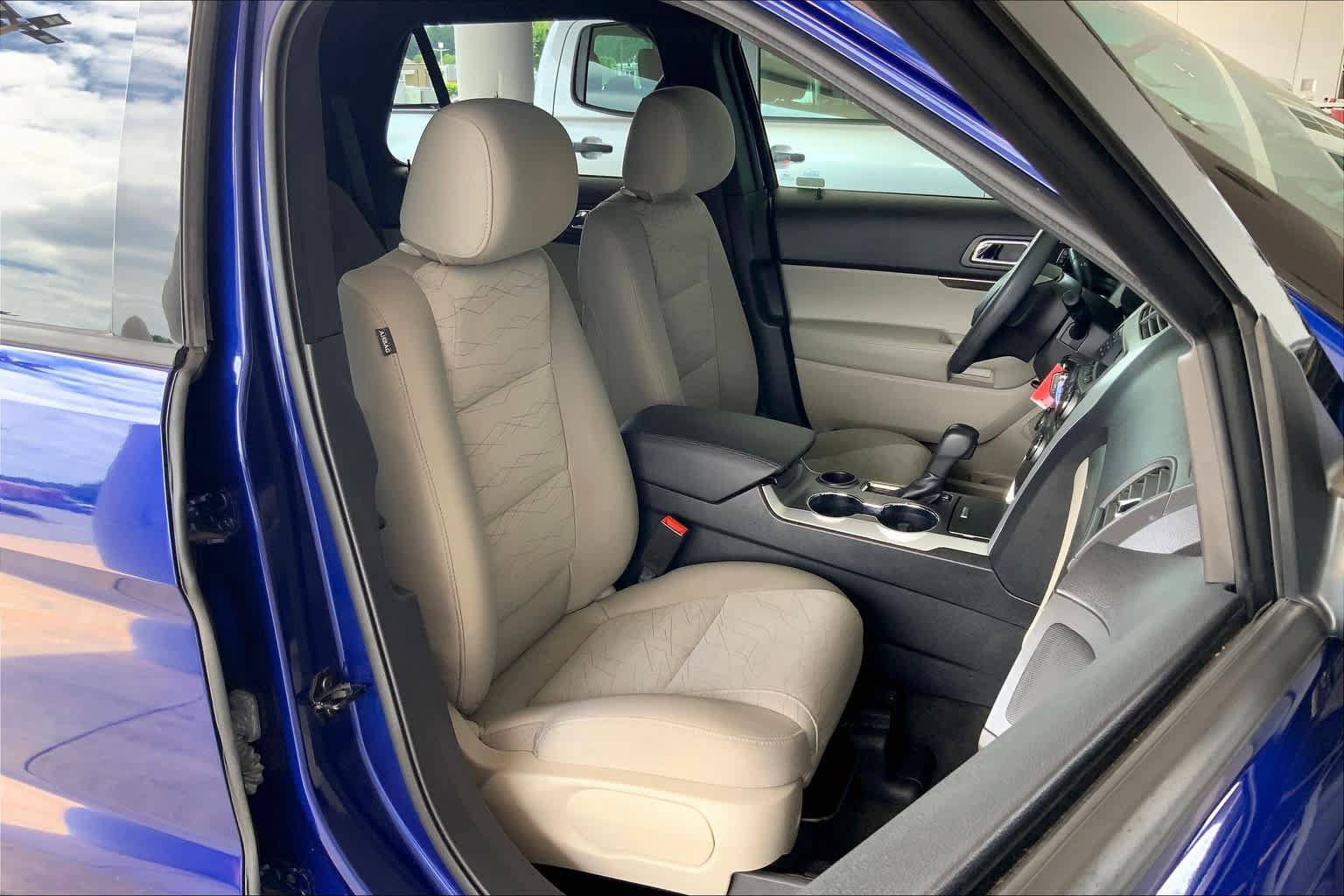 Used 2015 Ford Explorer FWD image 9