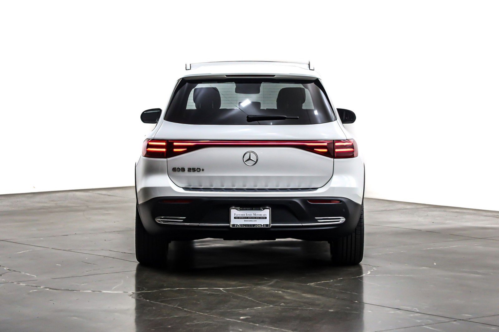 Used 2024 Mercedes-Benz EQB 250+ image 4