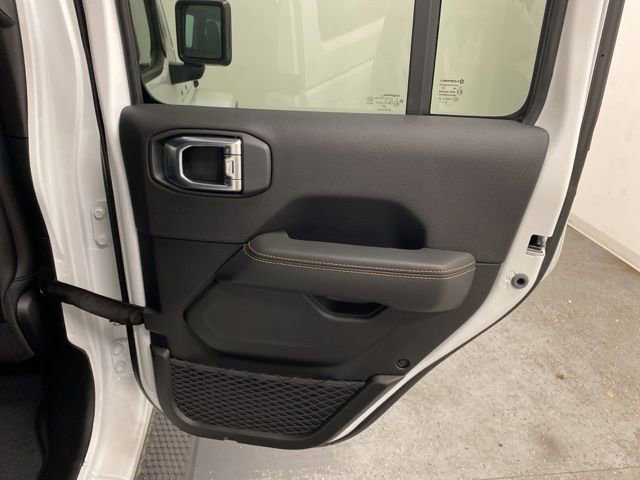 Used 2026 Jeep Wrangler Unlimited Sahara AWD/4WD image 25