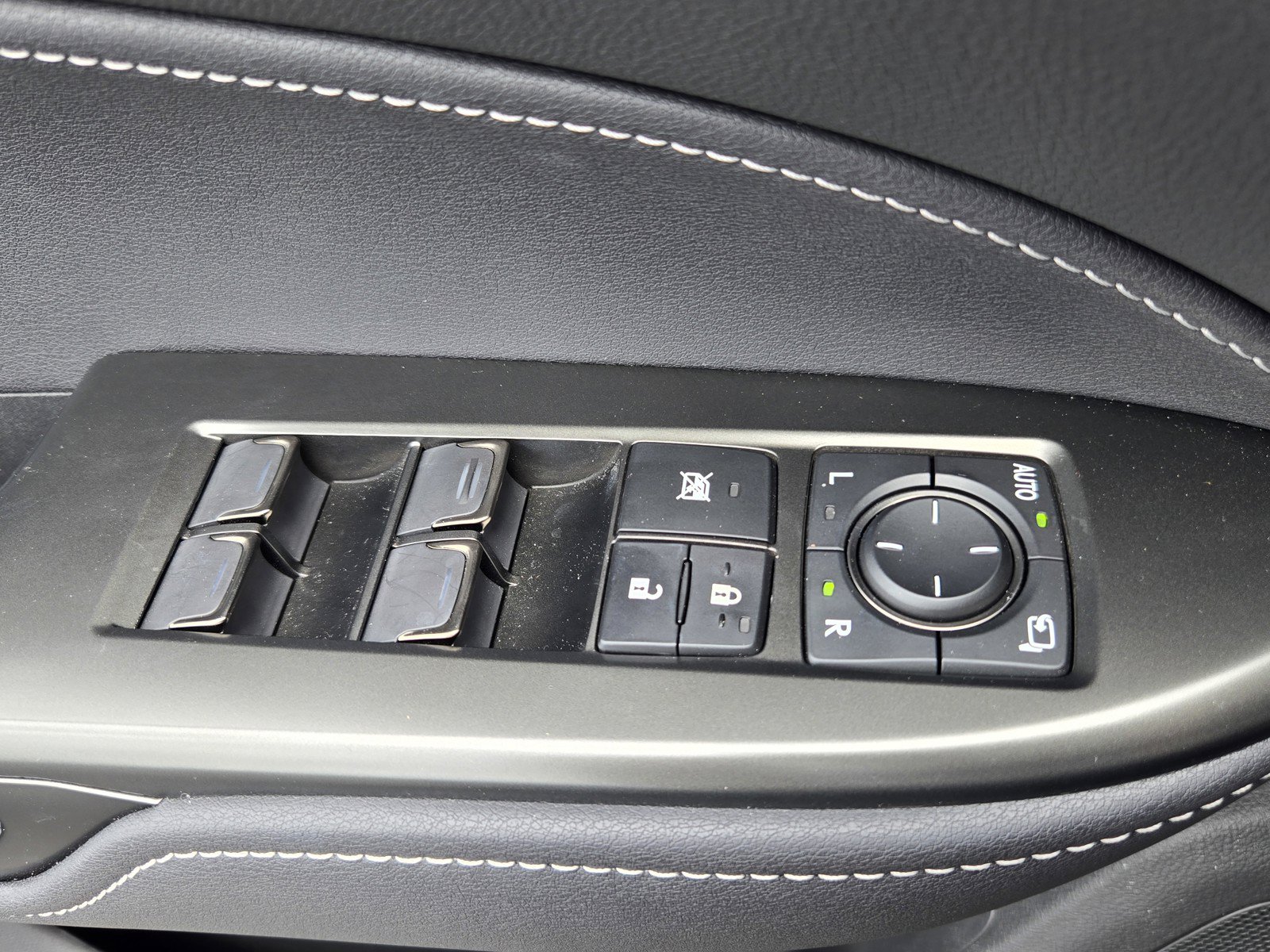 Certified 2026 Lexus NX 350h AWD w/ Accessory Package (2T) image 26