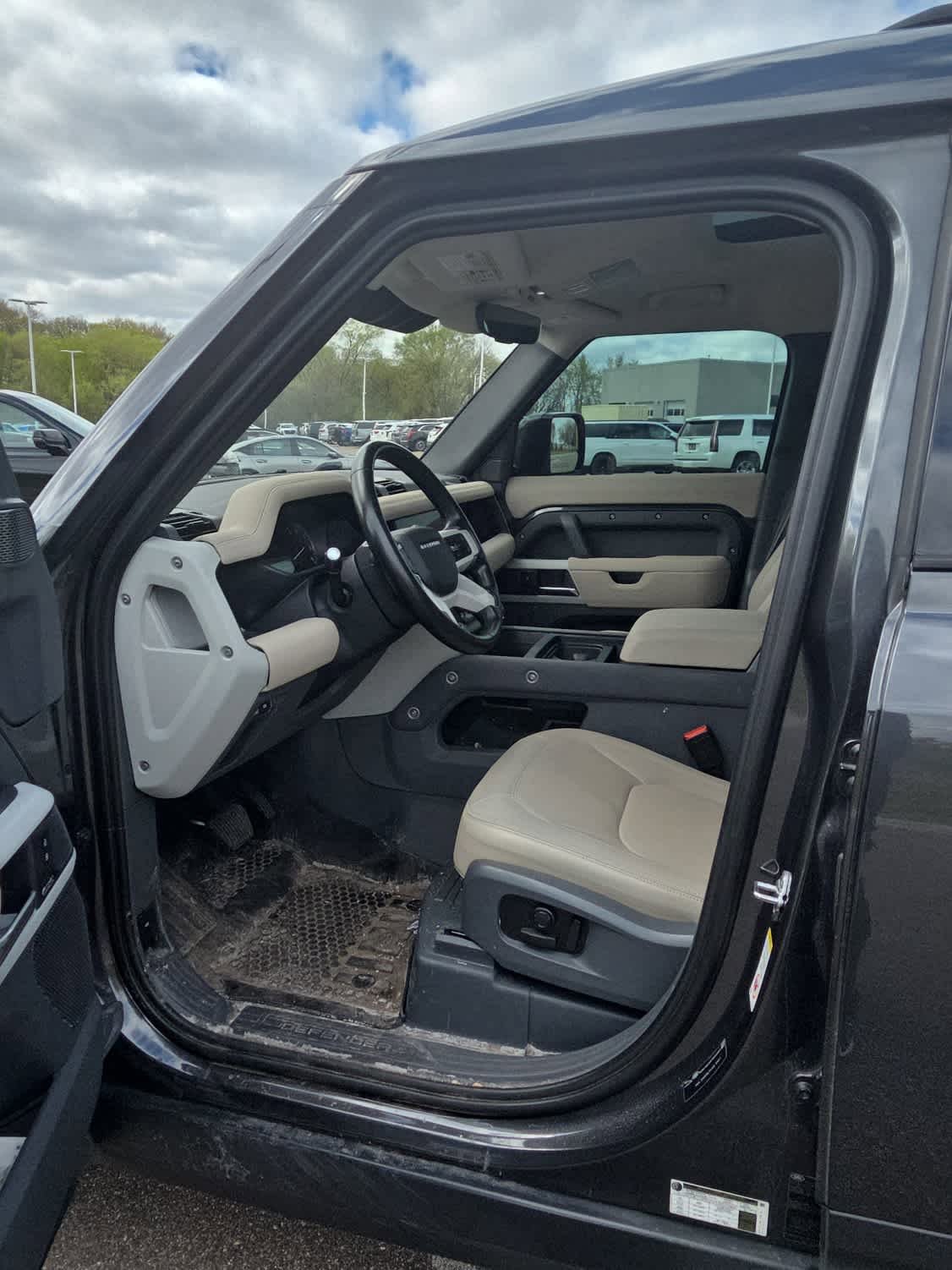 Used 2023 Land Rover Defender 110 SE AWD/4WD image 5