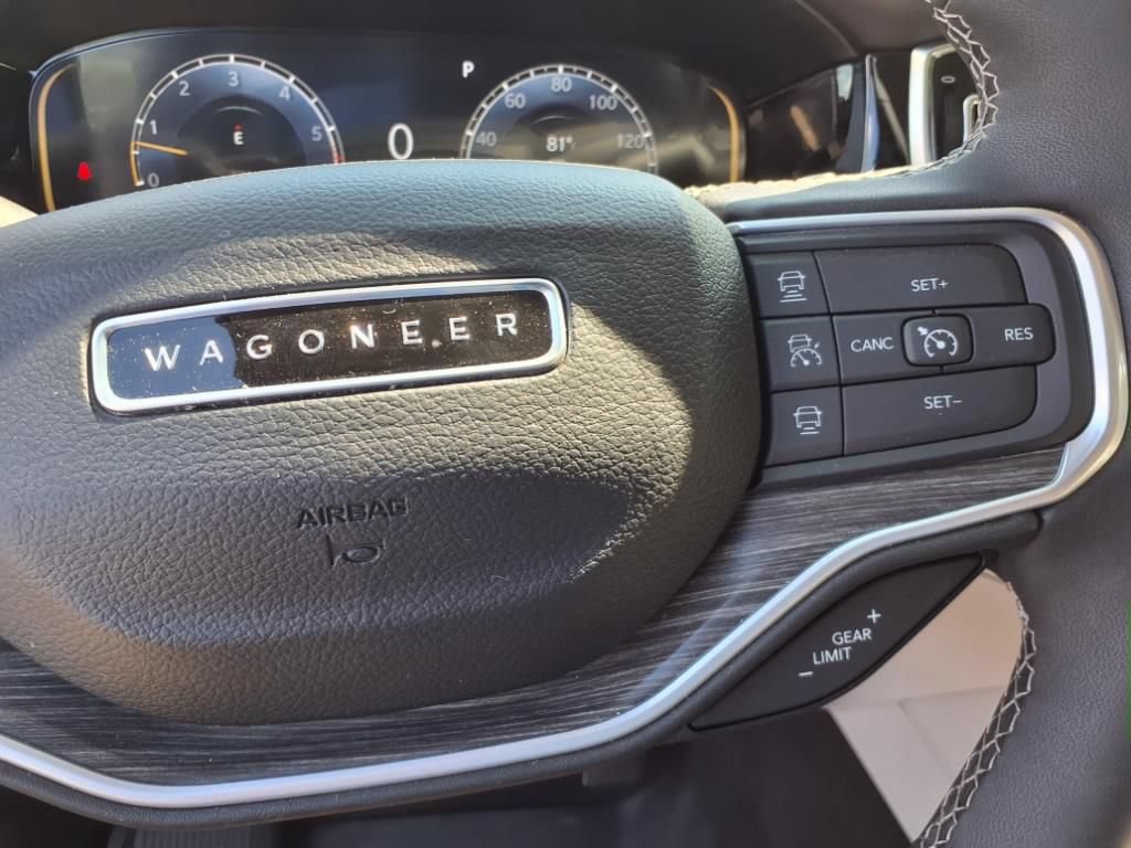 Used 2024 Jeep Wagoneer L Series III w/ Premium Group I AWD/4WD image 11