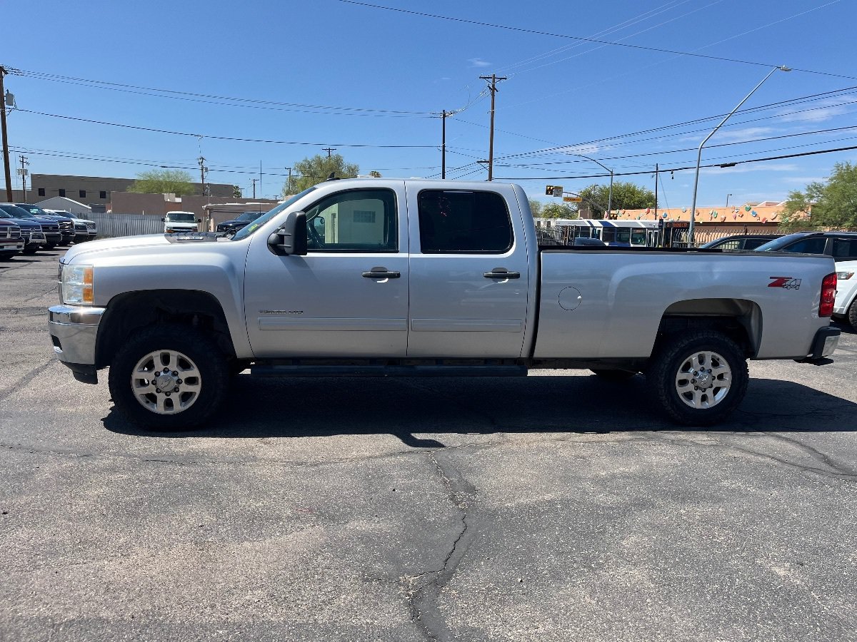 Used 2014 Chevrolet Silverado 3500 LT w/ Interior Plus Package AWD/4WD image 6