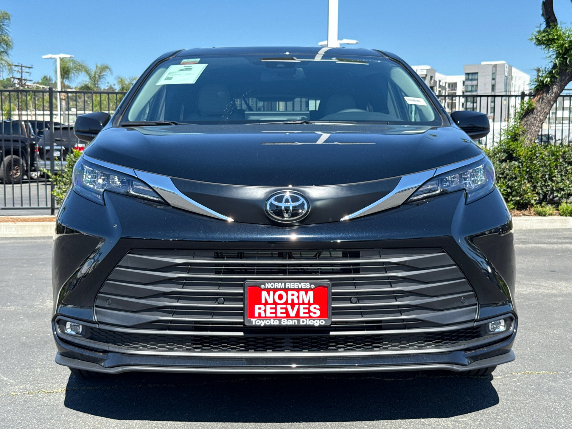 Certified 2026 Toyota Sienna XLE image 4