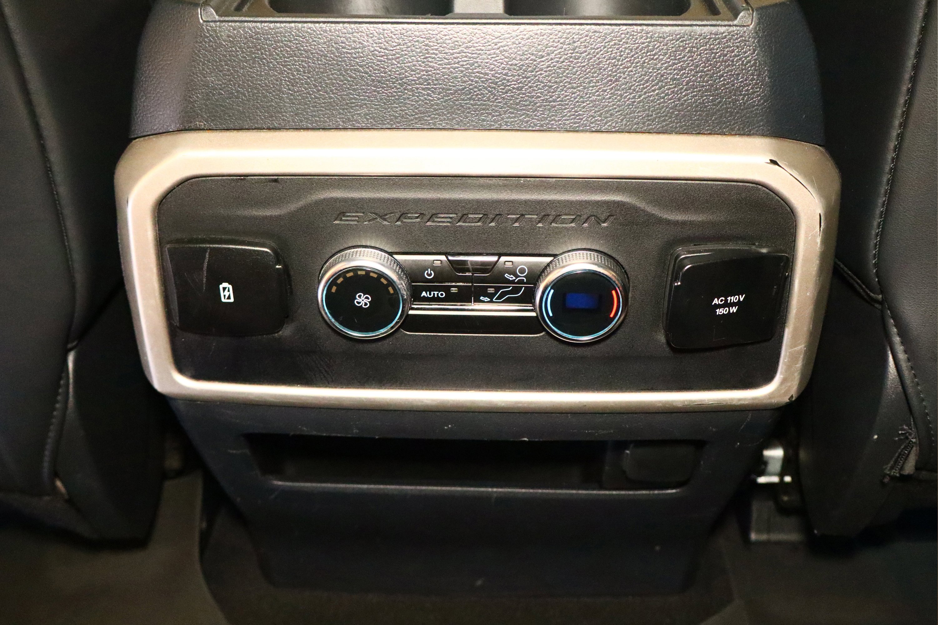 Used 2024 Ford Expedition XLT image 40