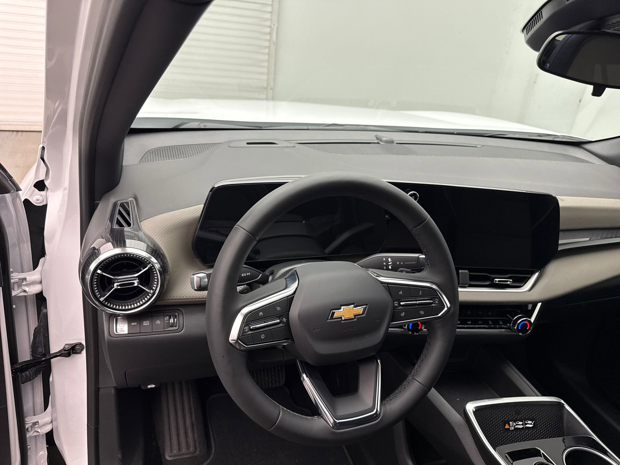 New 2026 Chevrolet Equinox LT w/ Convenience Package II image 4