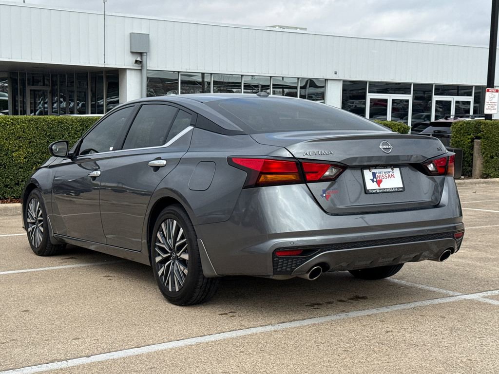 Used 2024 Nissan Altima 2.5 SV w/ SV Premium Package image 7
