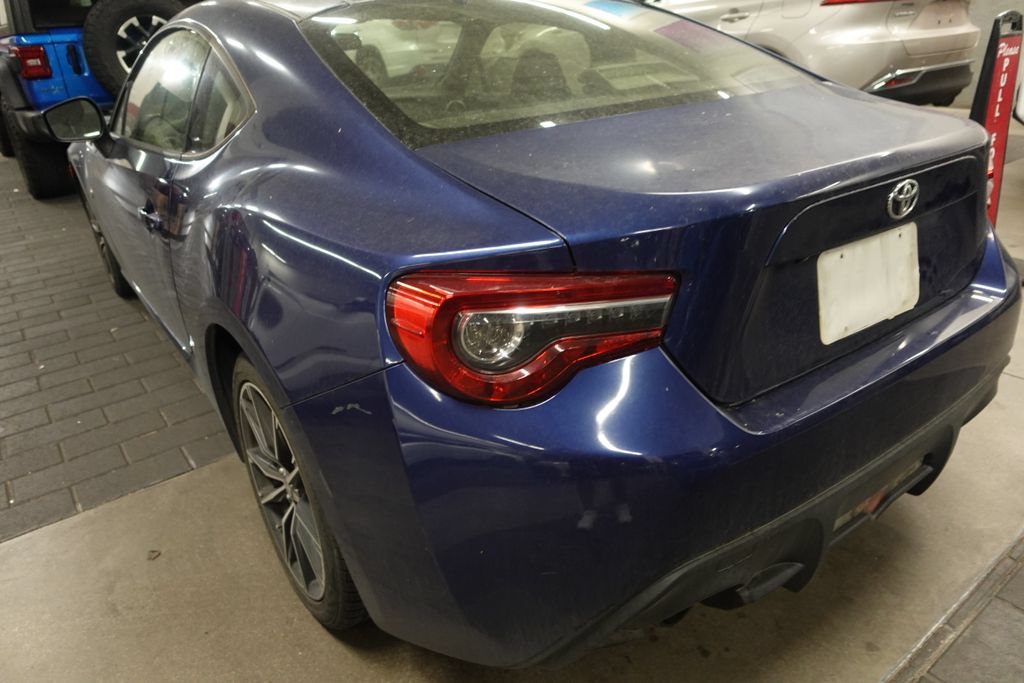Used 2017 Toyota 86 RWD image 4