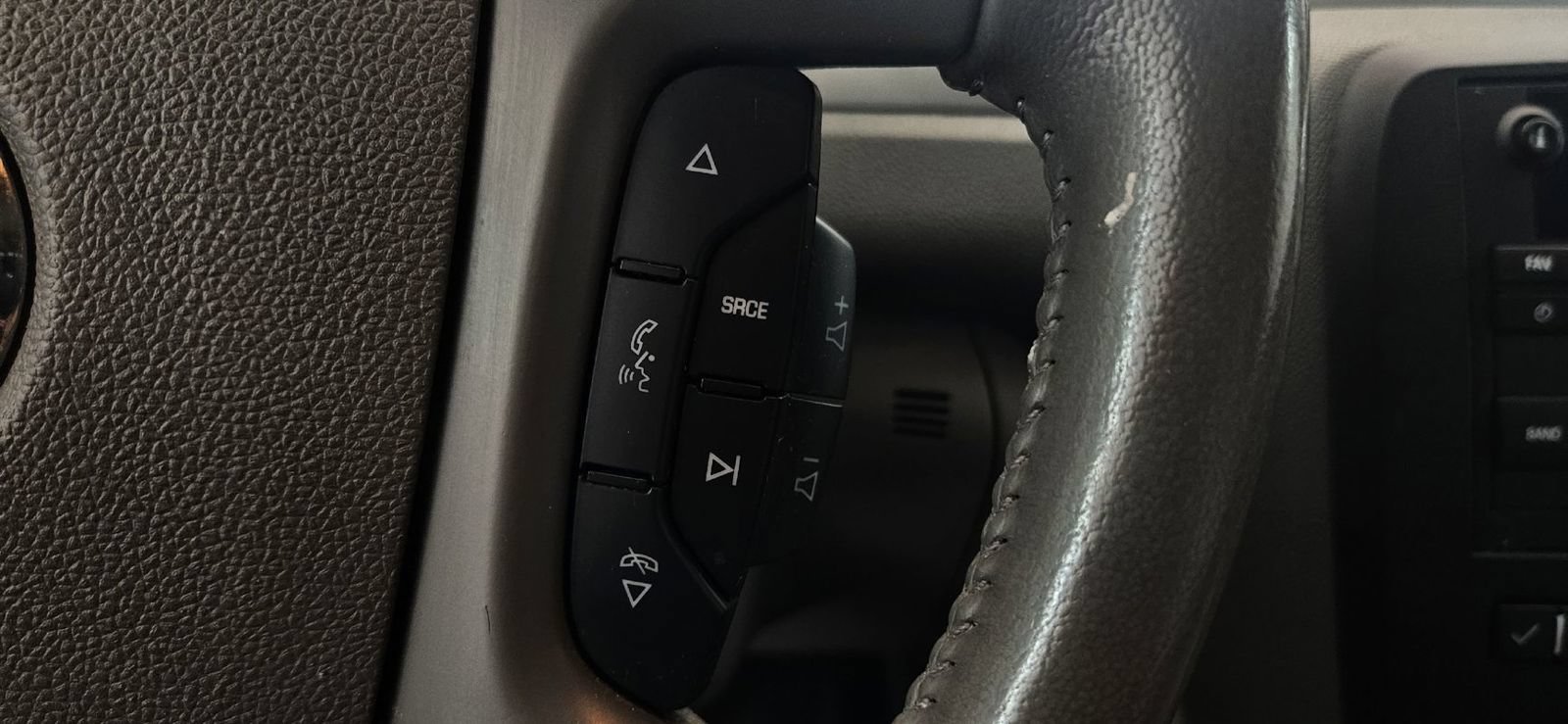 Used 2012 Buick Enclave Leather AWD/4WD image 12