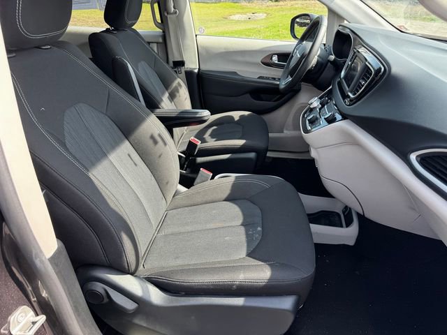 Certified 2023 Chrysler Voyager LX FWD image 14