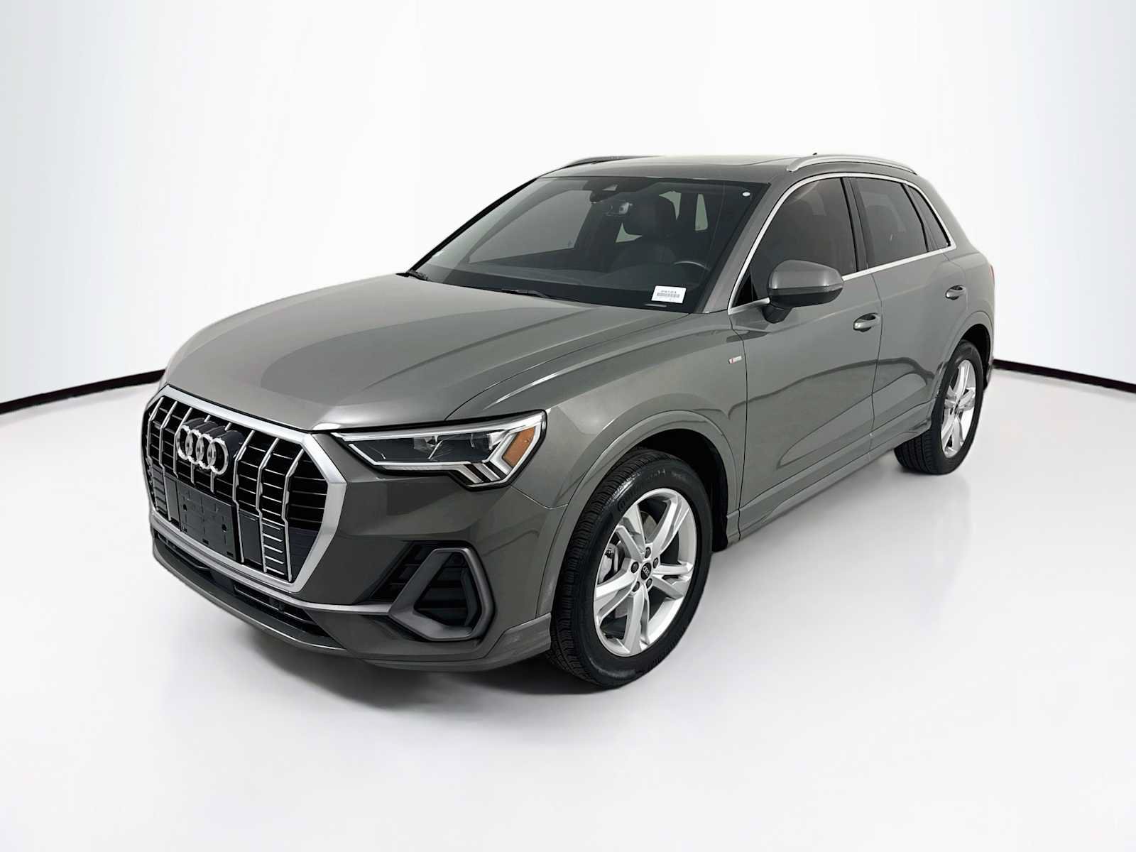 Used 2023 Audi Q3 2.0T Premium Plus AWD/4WD image 1