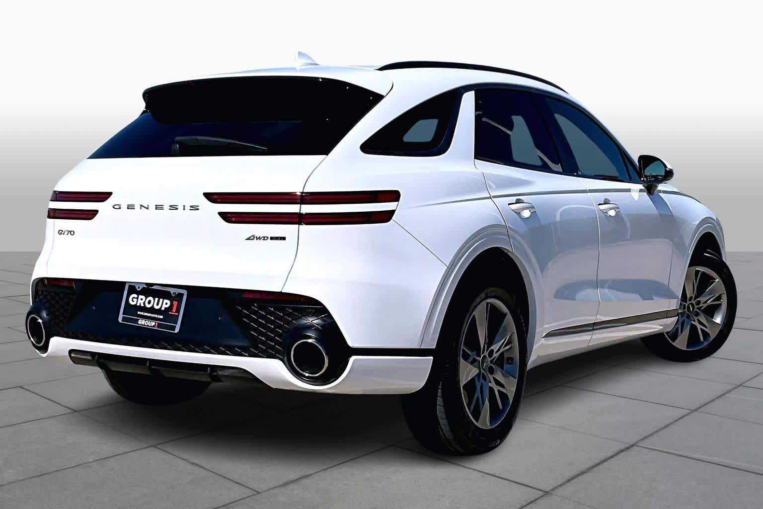 Used 2025 Genesis GV70 3.5T Sport AWD/4WD image 12