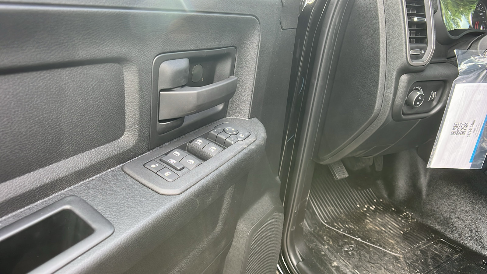 New 2025 RAM 5500 Tradesman w/ Safety Group AWD/4WD image 15