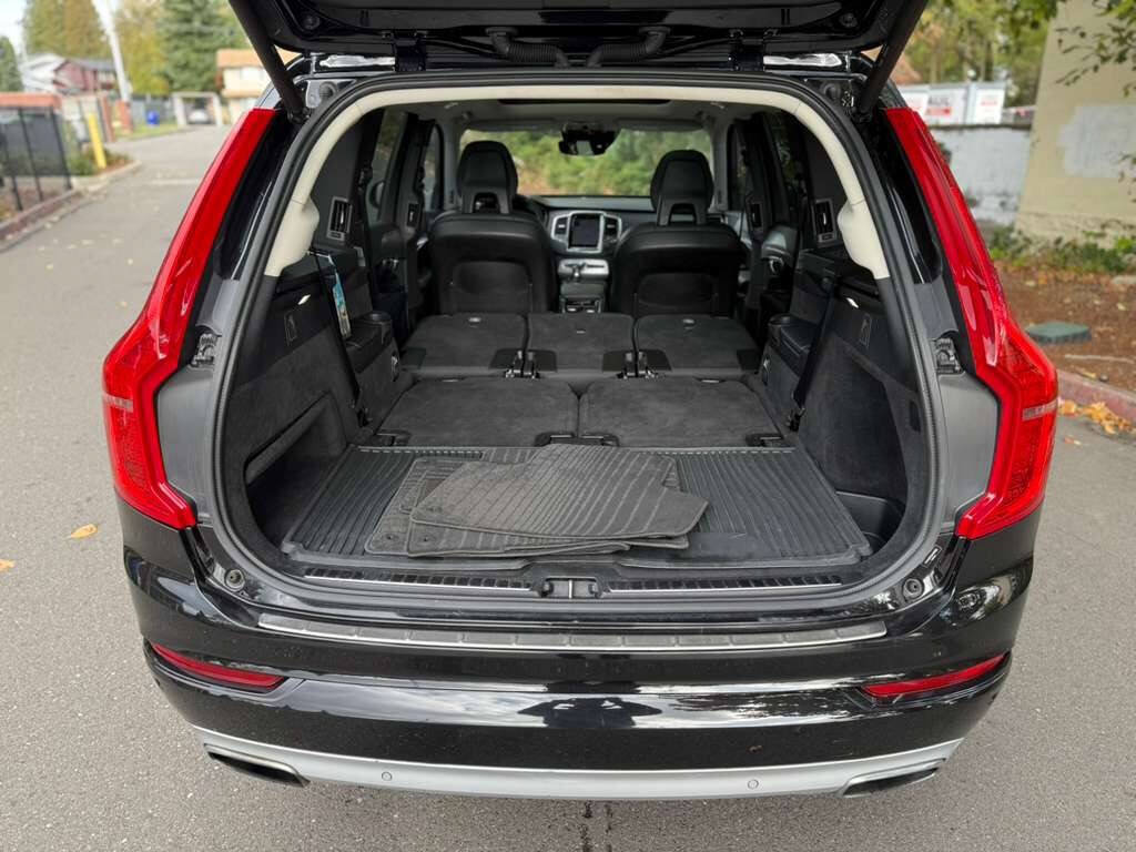 Used 2017 Volvo XC90 T6 Momentum w/ Vision Package AWD/4WD image 33