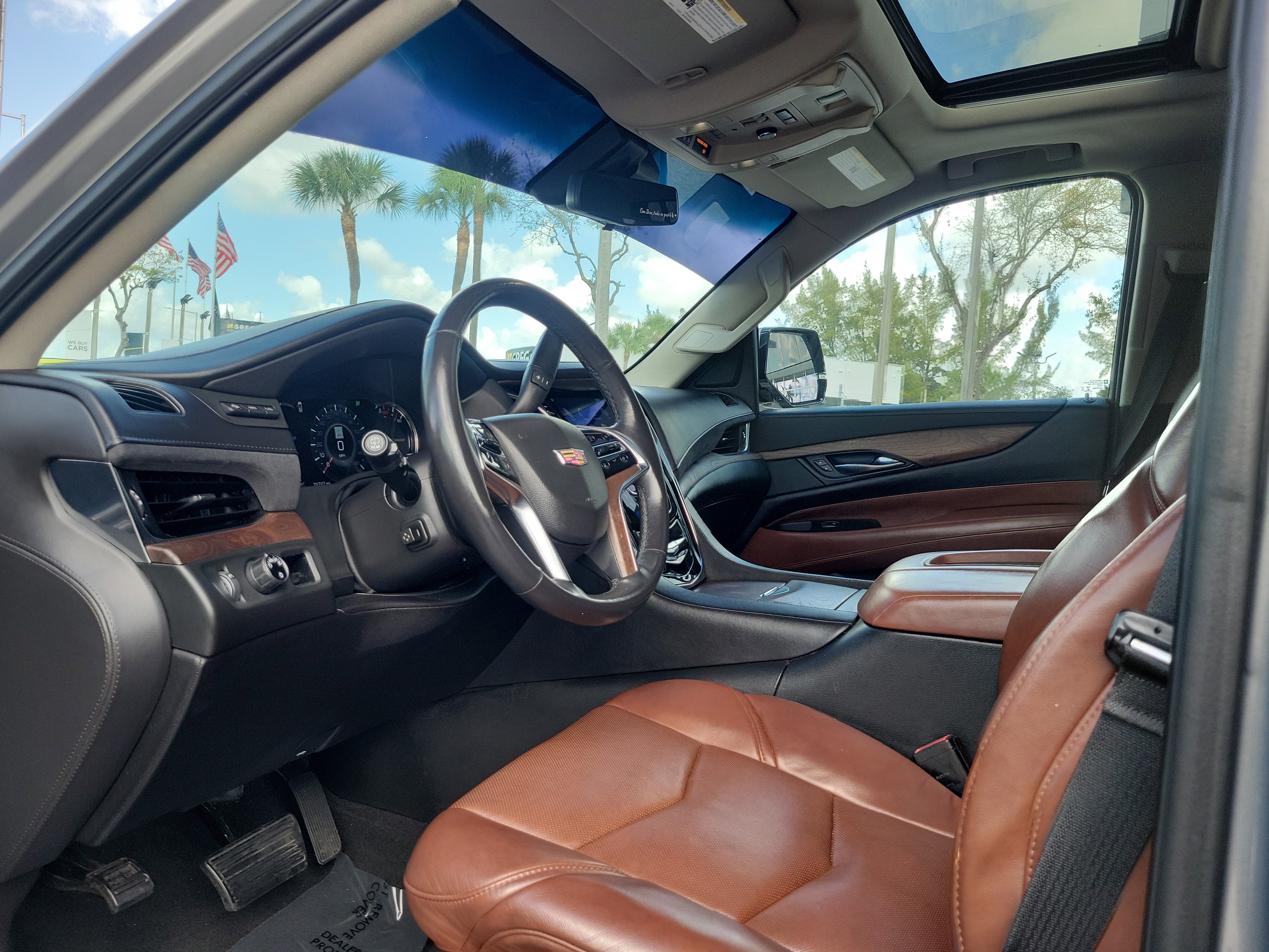 Used 2018 Cadillac Escalade ESV Luxury image 9