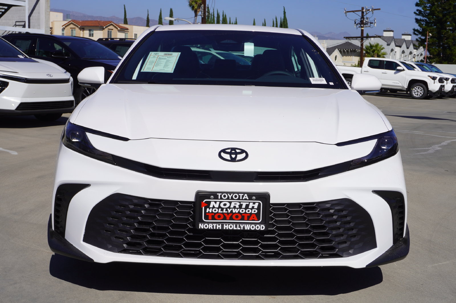 Used 2026 Toyota Camry SE w/ Convenience Package FWD image 3