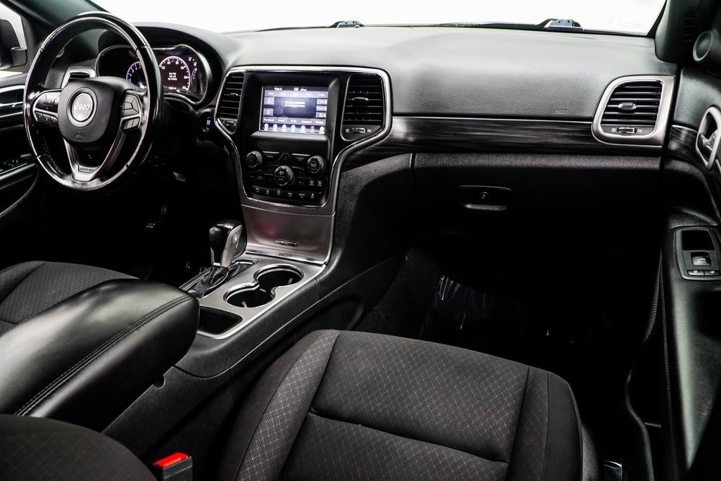 Used 2021 Jeep Grand Cherokee Laredo image 21