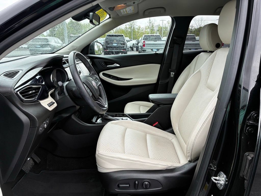 Used 2020 Buick Encore GX Essence w/ Advanced Technology Package AWD/4WD image 11