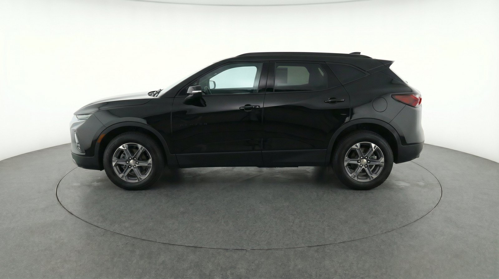 Used 2025 Chevrolet Blazer LT FWD image 5