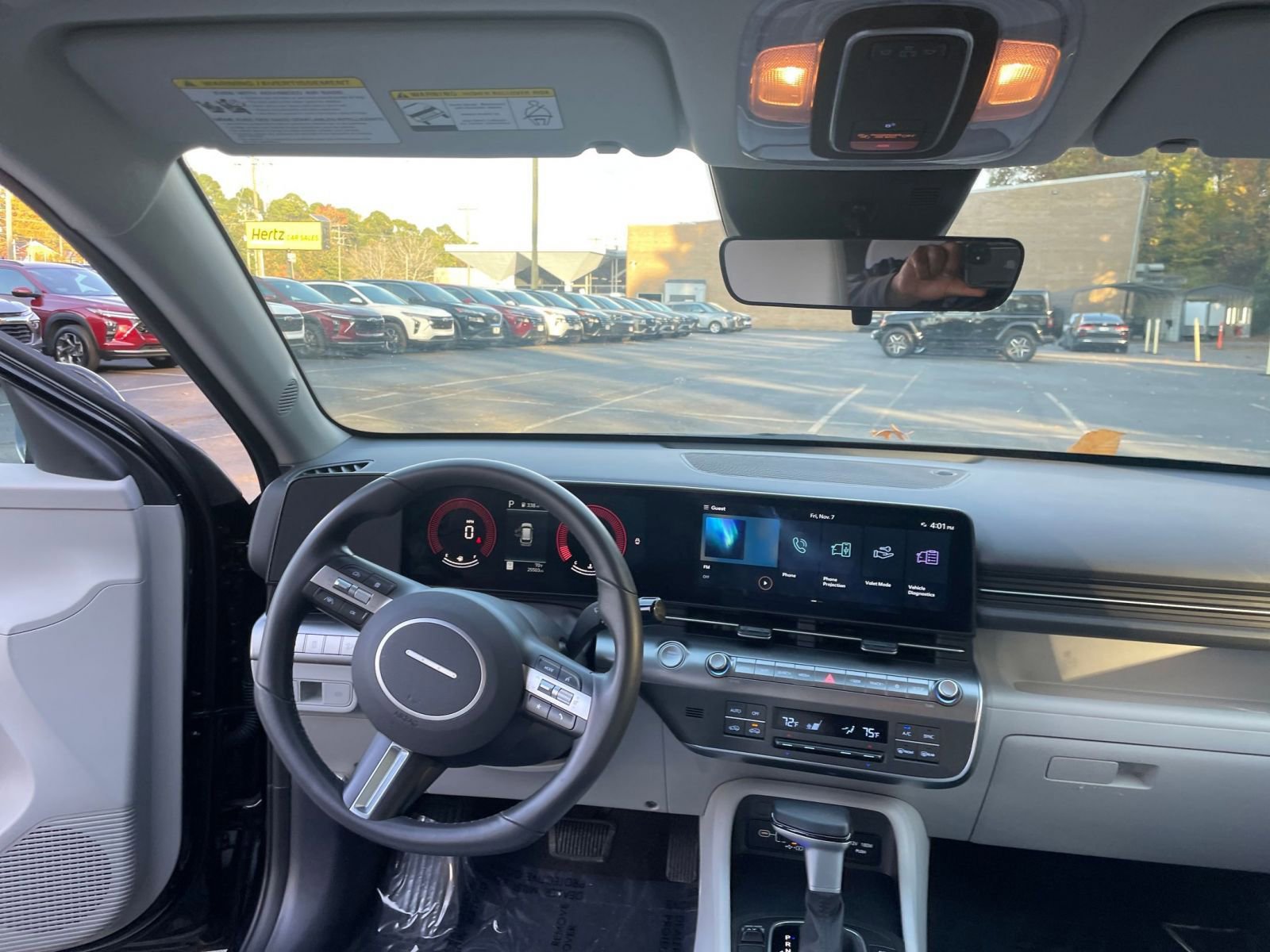 Used 2025 Hyundai Kona SEL image 30