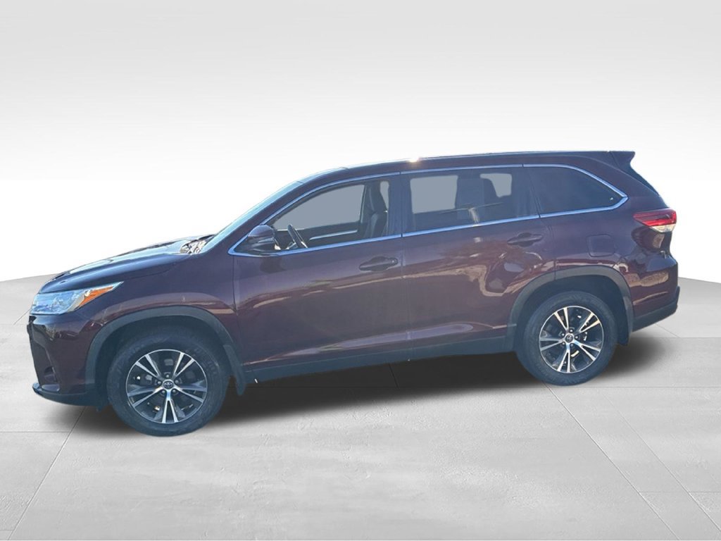 Used 2019 Toyota Highlander LE AWD/4WD image 22