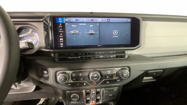 Used 2024 Jeep Wrangler Unlimited w/ Convenience Group AWD/4WD image 32