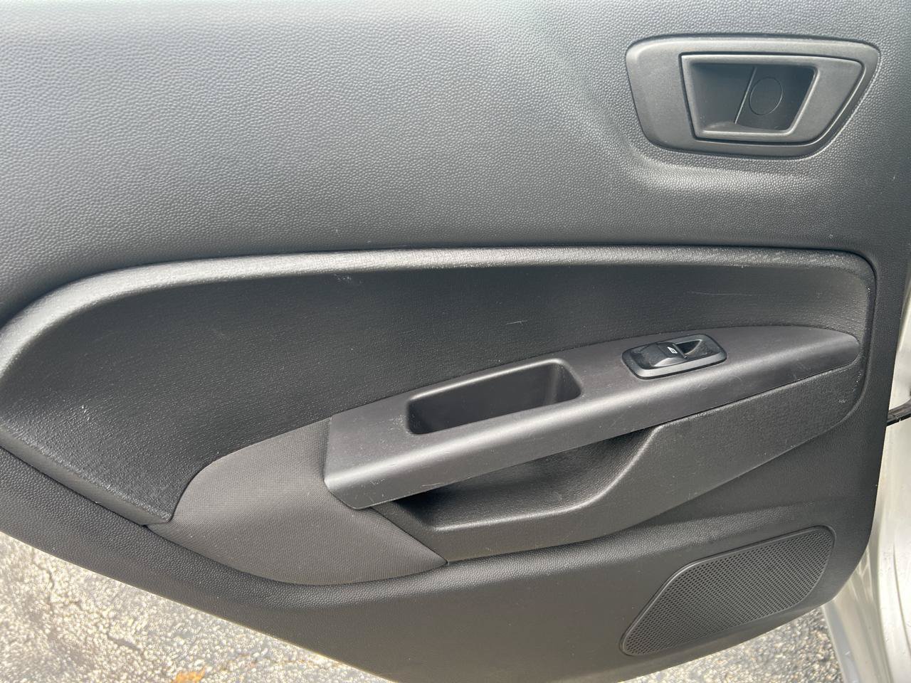 Used 2011 Ford Fiesta SE w/ 203A Rapid Spec Order Code FWD image 21
