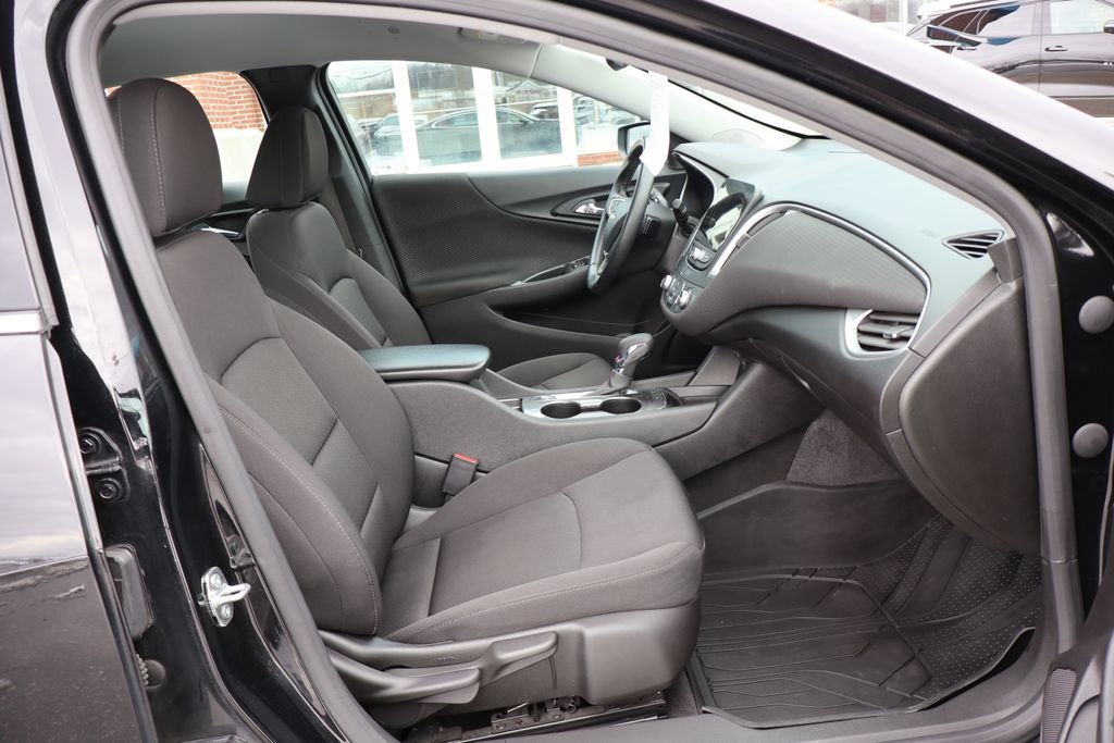 Used 2024 Chevrolet Malibu RS image 38