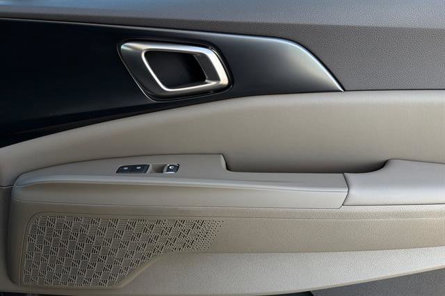 New 2026 Kia Carnival FWD image 21