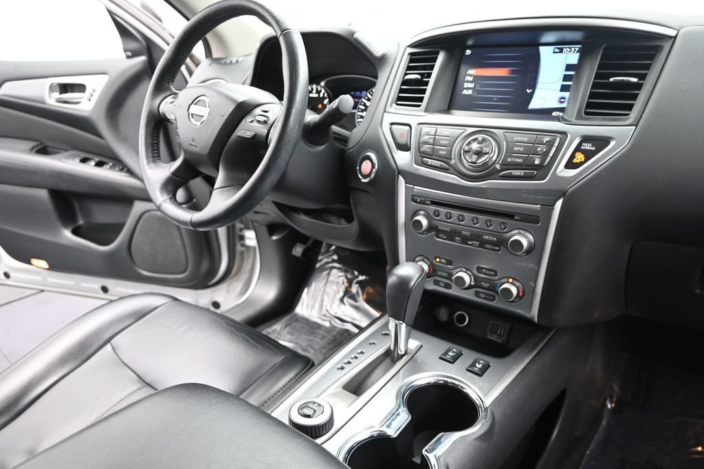Used 2020 Nissan Pathfinder SL AWD/4WD image 31