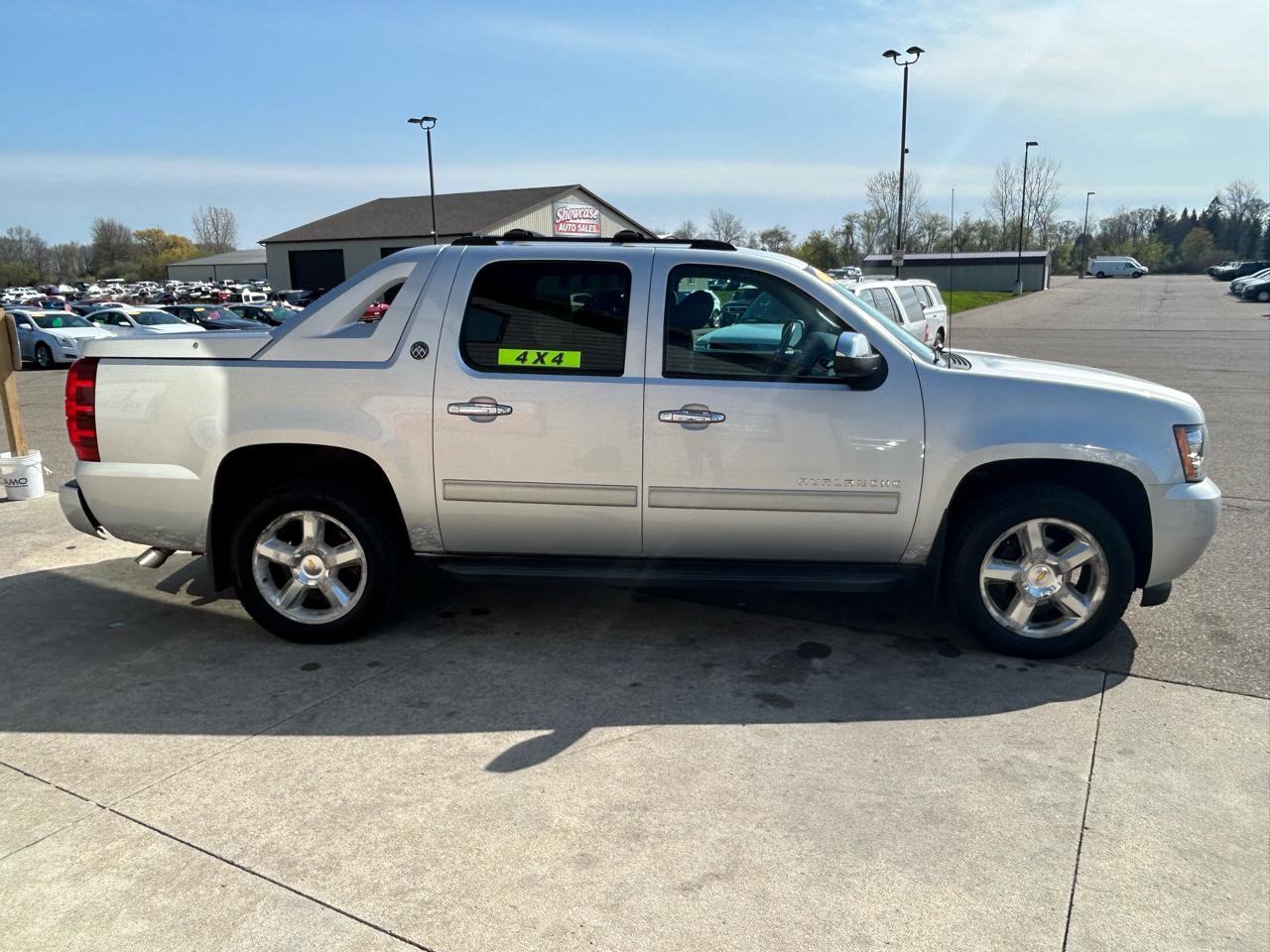 Used 2013 Chevrolet Avalanche LT w/ All-Star Edition image 4