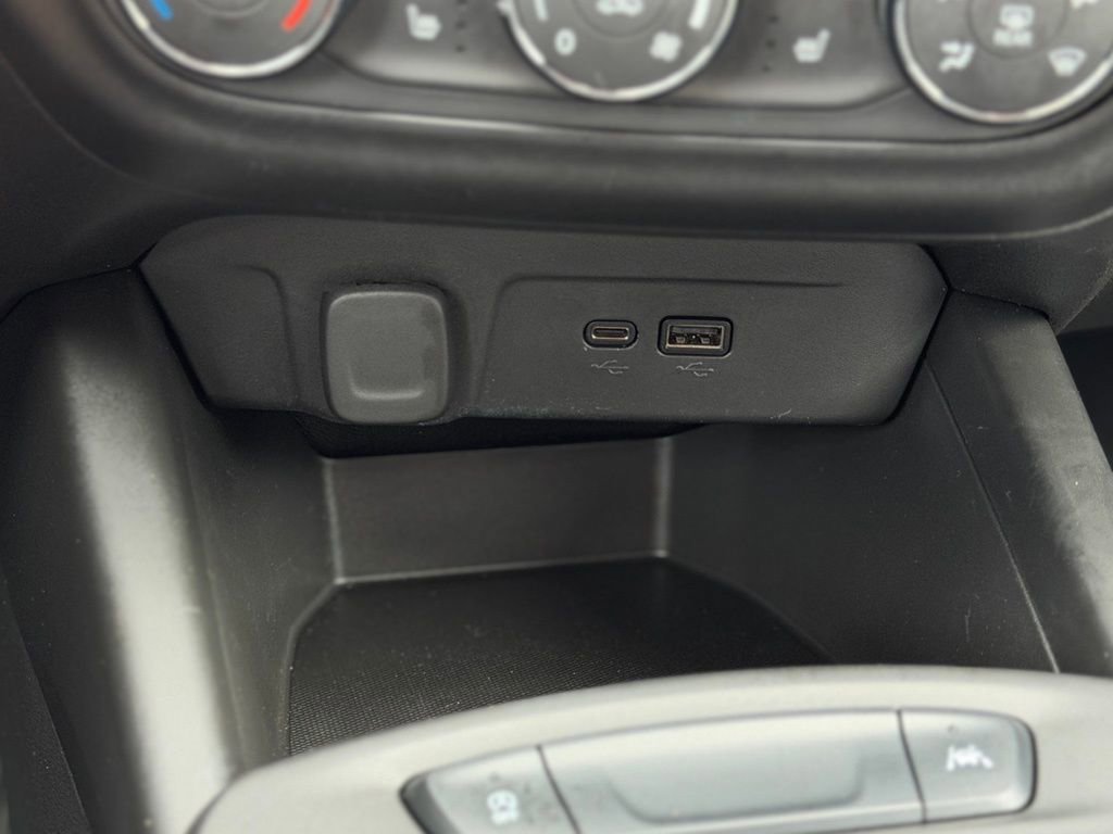 Used 2024 Chevrolet Trax LS w/ LS Convenience Package FWD image 12