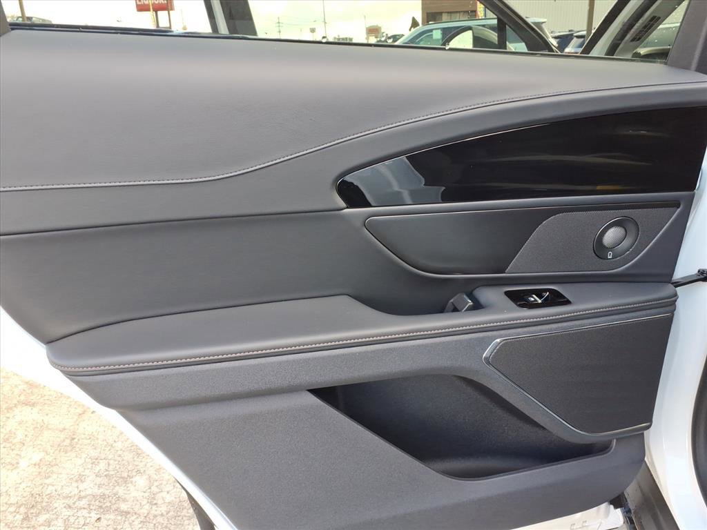 New 2026 Lincoln Nautilus Reserve w/ Jet Appearance Package image 11