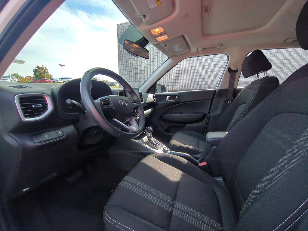 Used 2026 Hyundai Venue SEL FWD image 15