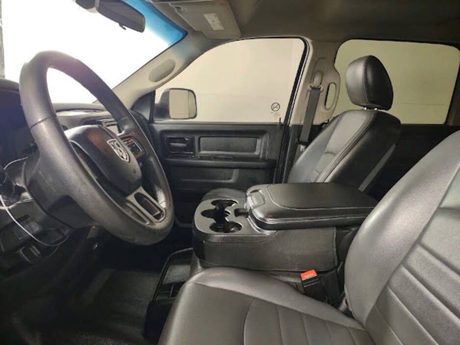 Used 2022 RAM 1500 Tradesman w/ Chrome Appearance Group AWD/4WD image 3