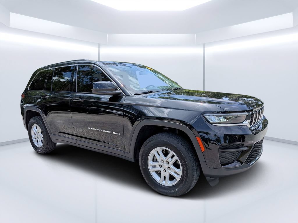 Used 2023 Jeep Grand Cherokee Laredo