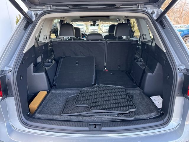 Certified 2025 Volkswagen Atlas SEL Premium R-Line image 29