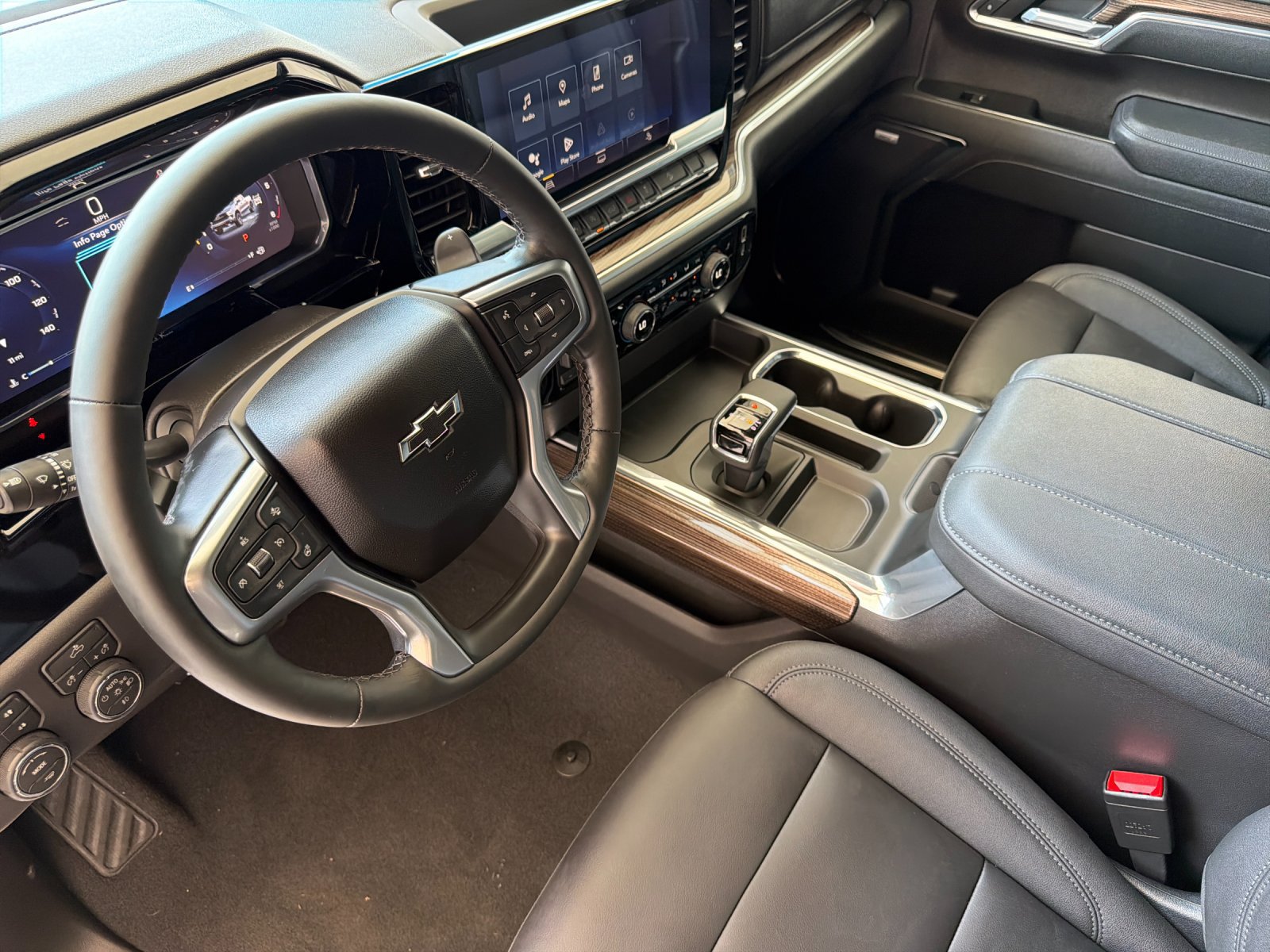 New 2026 Chevrolet Silverado 1500 LT Trail Boss w/ Dark Appearance Package AWD/4WD image 9