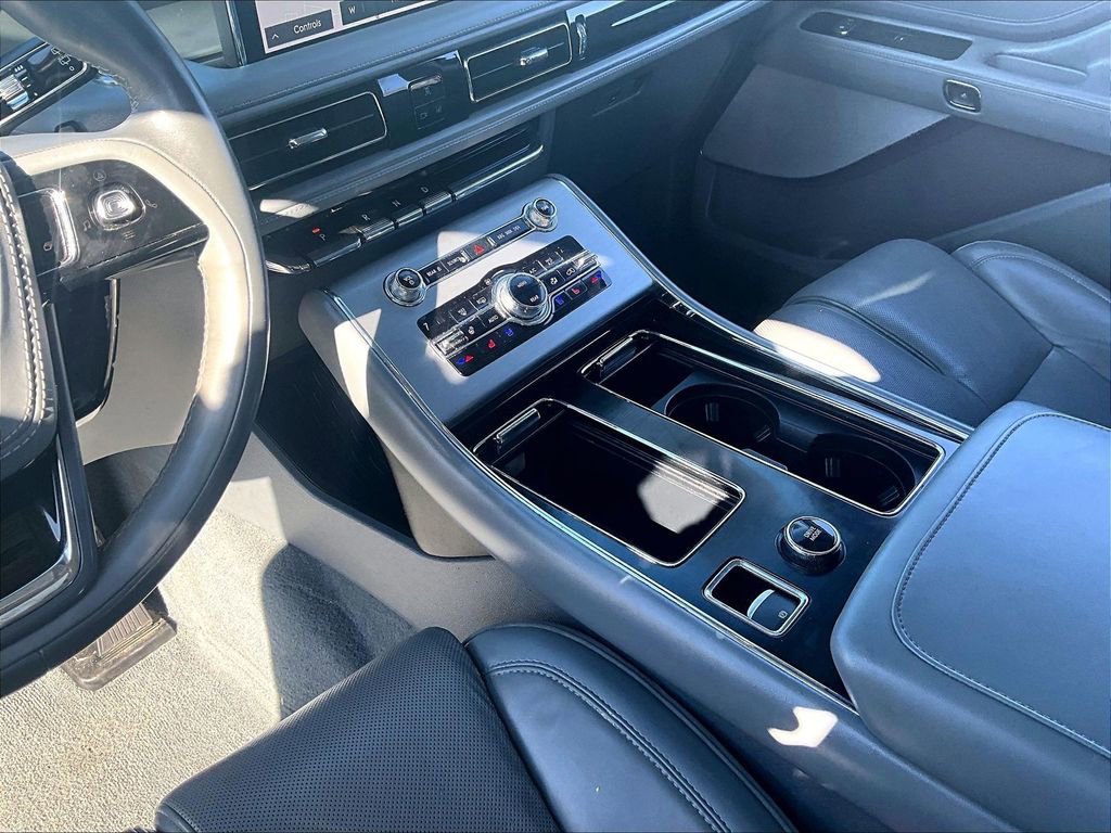 Used 2020 Lincoln Aviator Reserve w/ Equipment Group 202A image 12