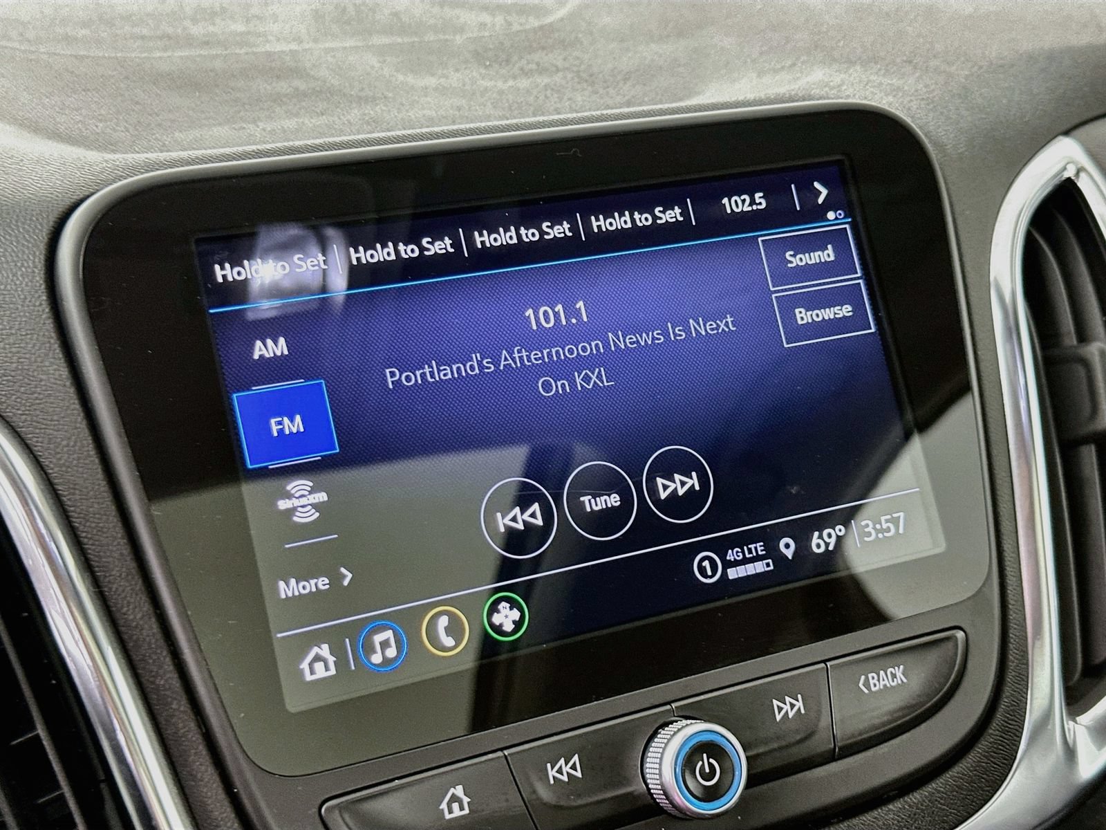 Used 2024 Chevrolet Equinox LT AWD/4WD image 16