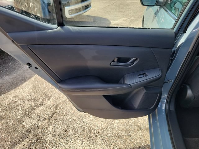 Used 2024 Nissan Sentra SV FWD image 14