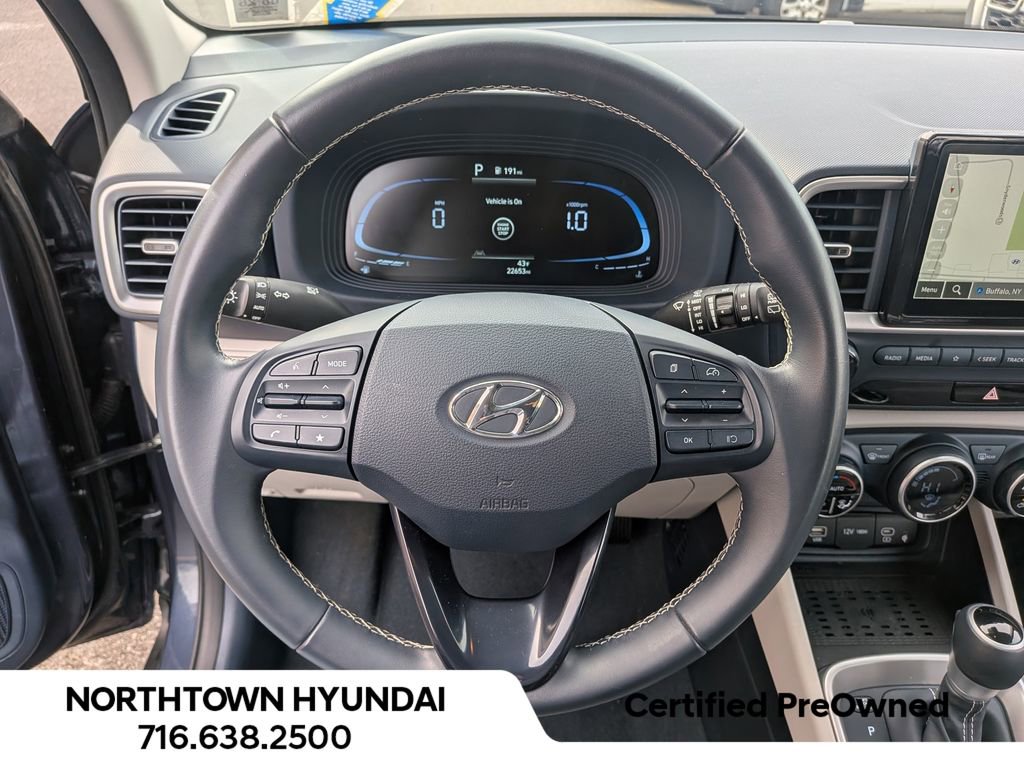 Used 2023 Hyundai Venue Limited image 8