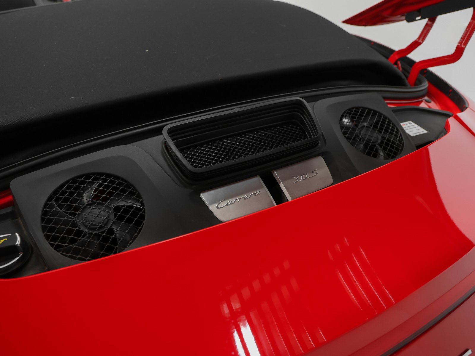 Certified 2017 Porsche 911 Carrera 4S image 23