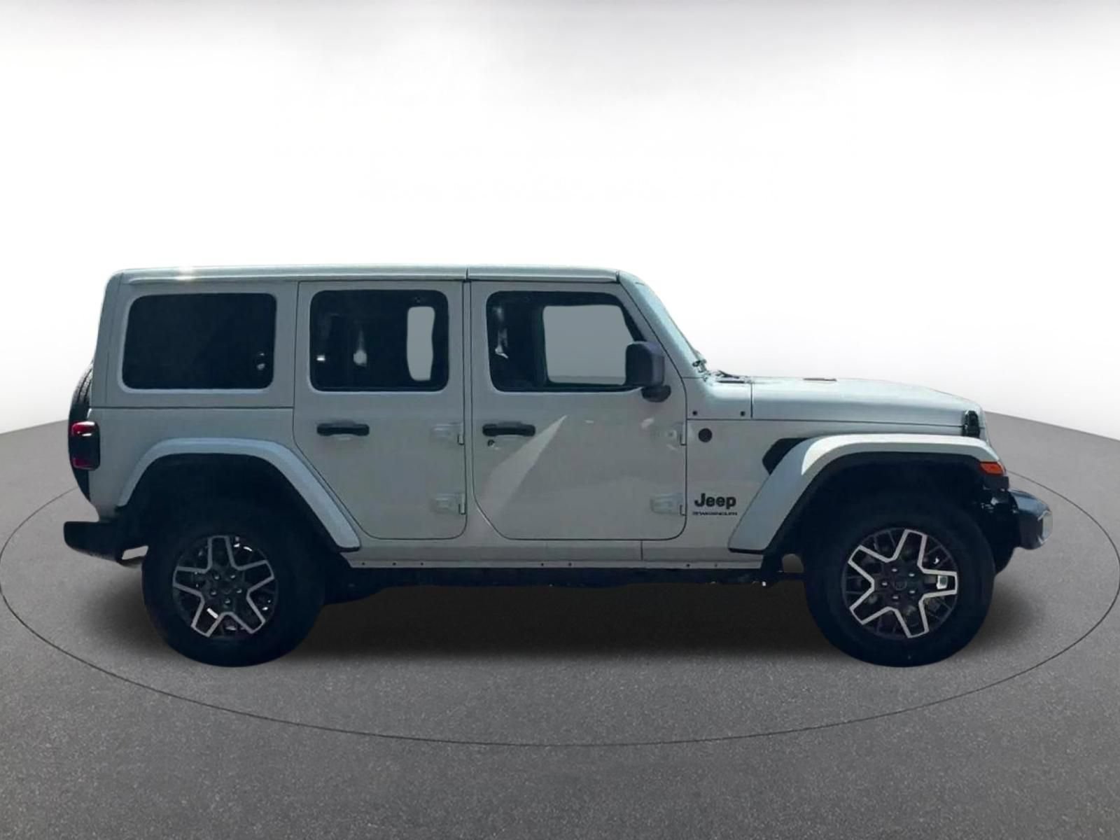 Used 2025 Jeep Wrangler Unlimited Sahara AWD/4WD image 16