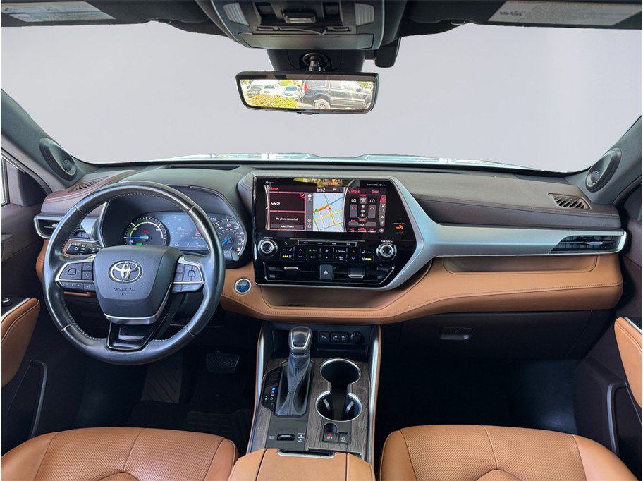 Used 2021 Toyota Highlander Platinum FWD image 24